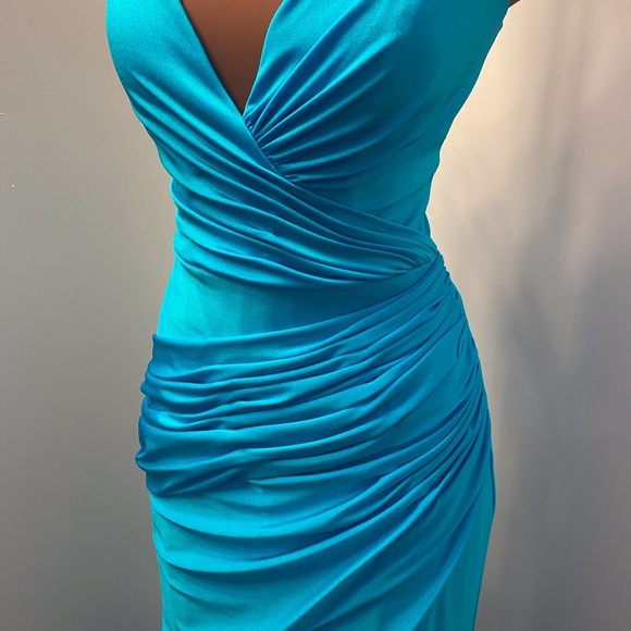 Ruched Satin Jersey dress with slit. - Picture 8 of 13